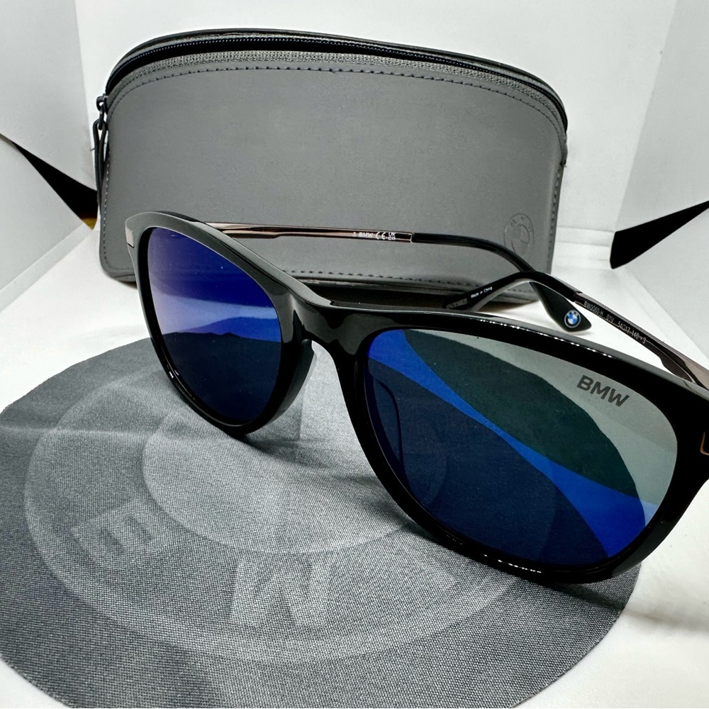 BMW Men’s Black Frame Sunglasses with Blue Lenses,bronze arm. New w/case & cloth